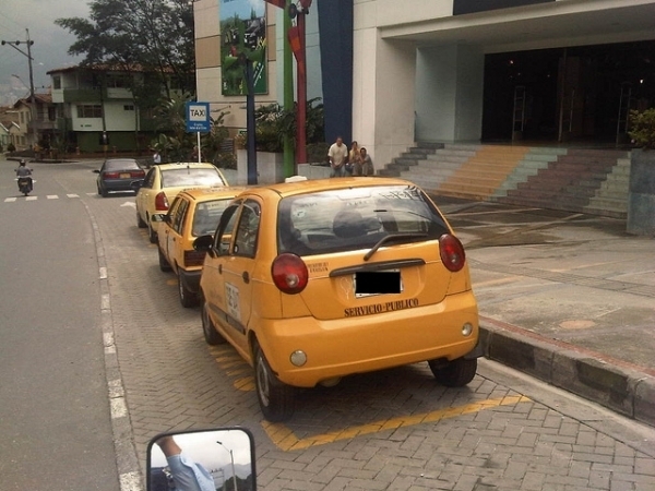 Secretaría de Movilidad definió tarifas para taxis de lujo