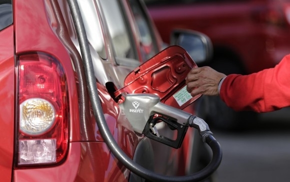 Abren investigación a otras 65 estaciones por altos precios de gasolina